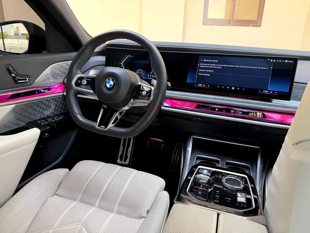 BMW 740i M Package Model 2023 GCC Under Warranty  Service Contract - Image 9