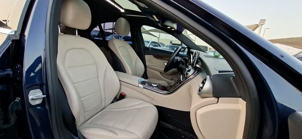 Mercedes-Benz C300 4Matic 2019 - American Specs - GCC Car - Image 11