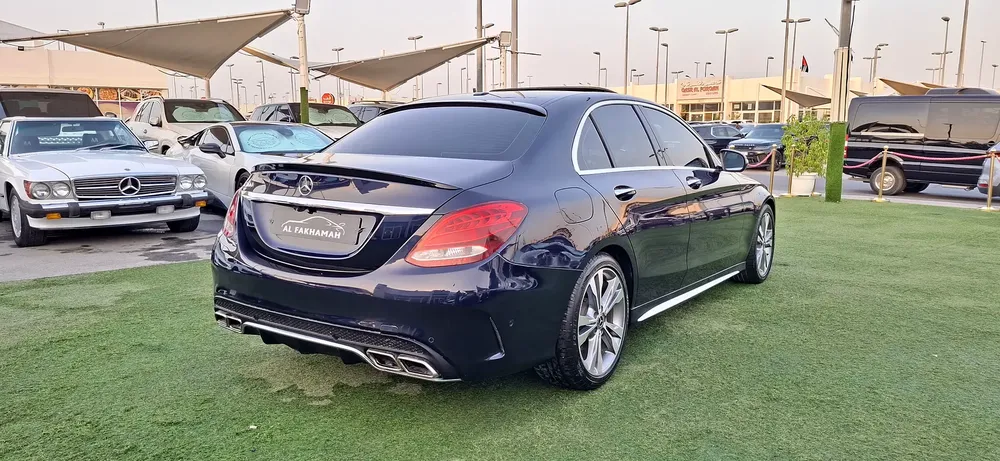 Mercedes-Benz C300 4Matic 2019 - American Specs - GCC Car - Image 4