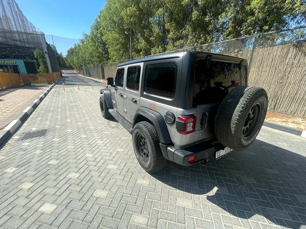 Jeep Wrangler 2020 Sport Unlimited GCC spec. - Image 4
