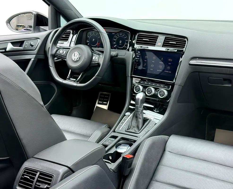 2018 Volkswagen Golf R, Full Service History, Fully Loaded, Excellent Condition, GCC - Image 11