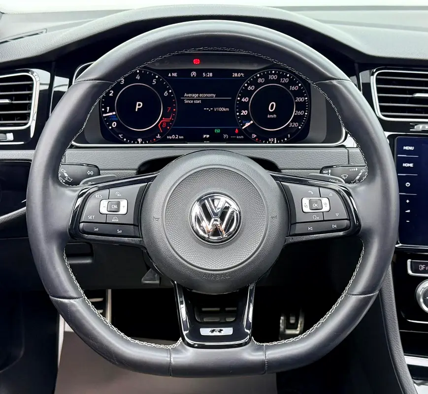 2018 Volkswagen Golf R, Full Service History, Fully Loaded, Excellent Condition, GCC - Image 15