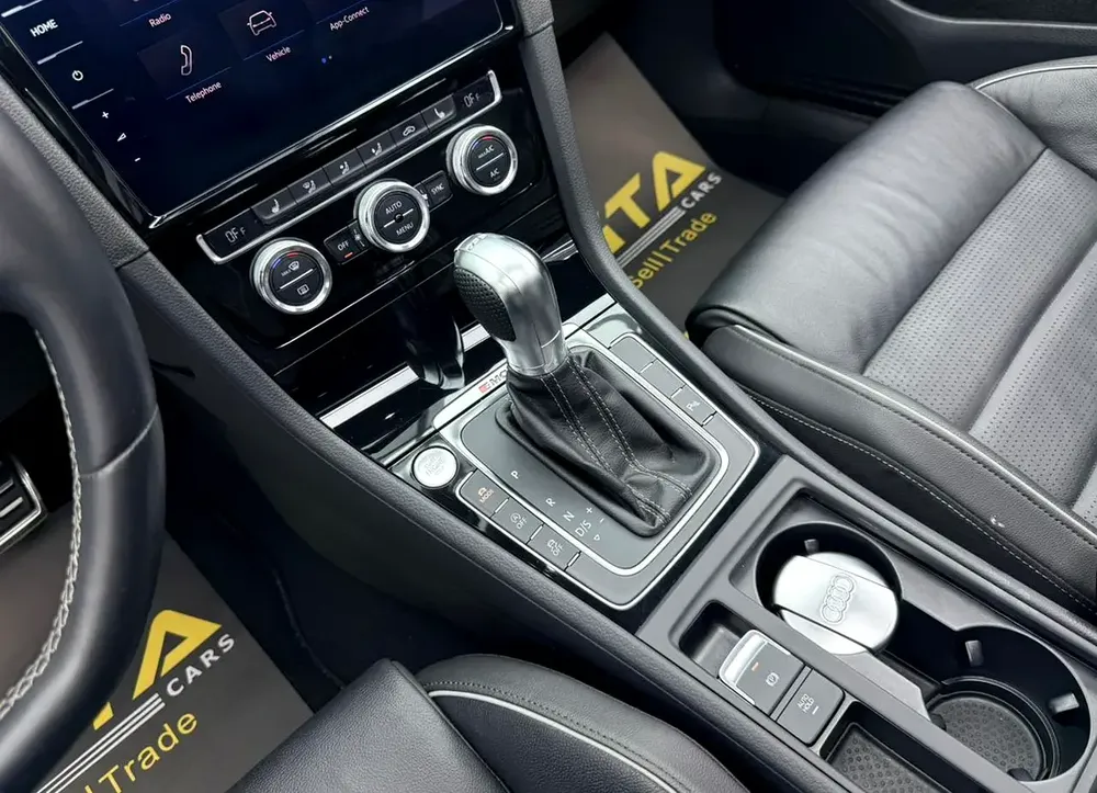 2018 Volkswagen Golf R, Full Service History, Fully Loaded, Excellent Condition, GCC - Image 16