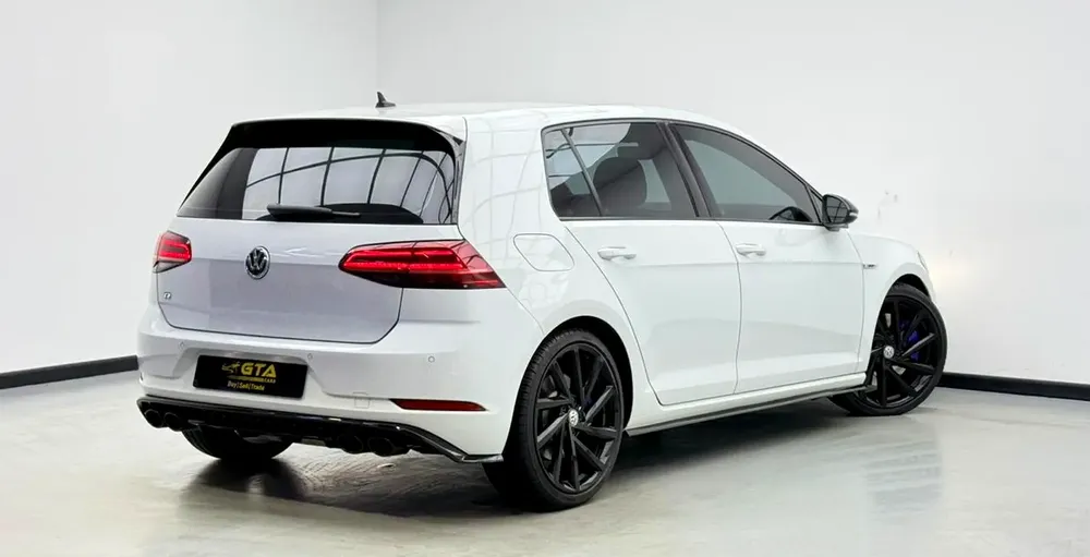 2018 Volkswagen Golf R, Full Service History, Fully Loaded, Excellent Condition, GCC - Image 4