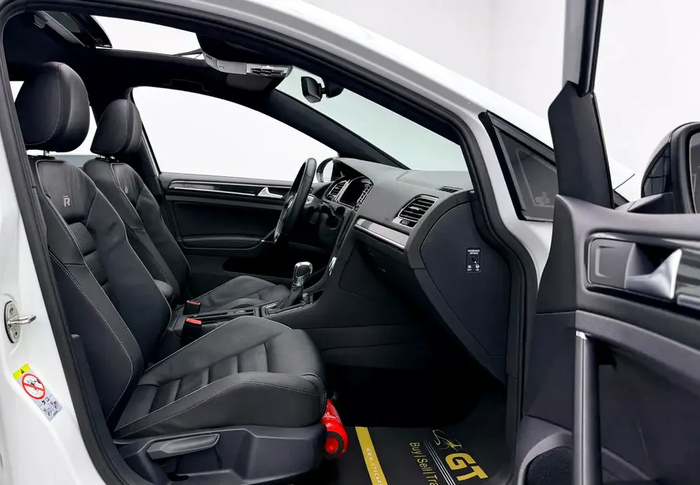2018 Volkswagen Golf R, Full Service History, Fully Loaded, Excellent Condition, GCC - Image 9