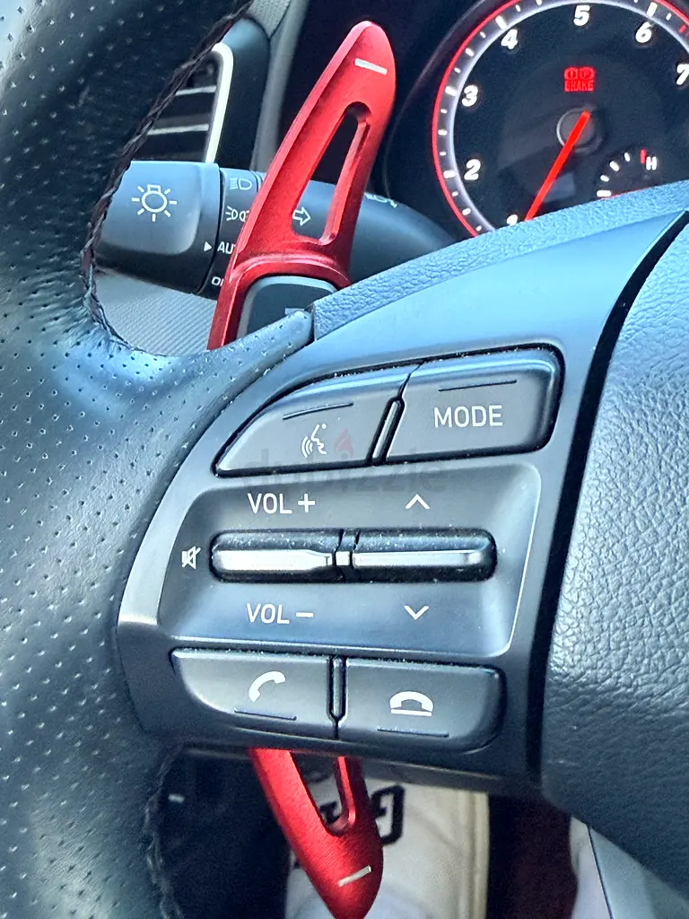 Hyundai Veloster N line 2018 Super clean - Image 9