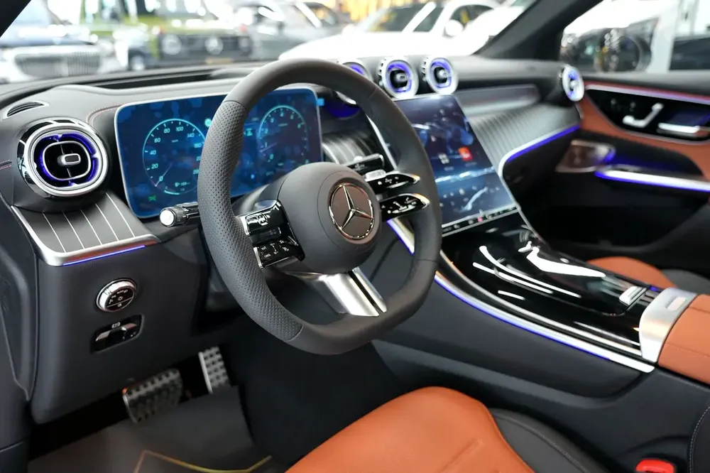 Mercedes-Benz GLC 200 Coupe 2026 - GCC Specs - Brand New! - Image 11