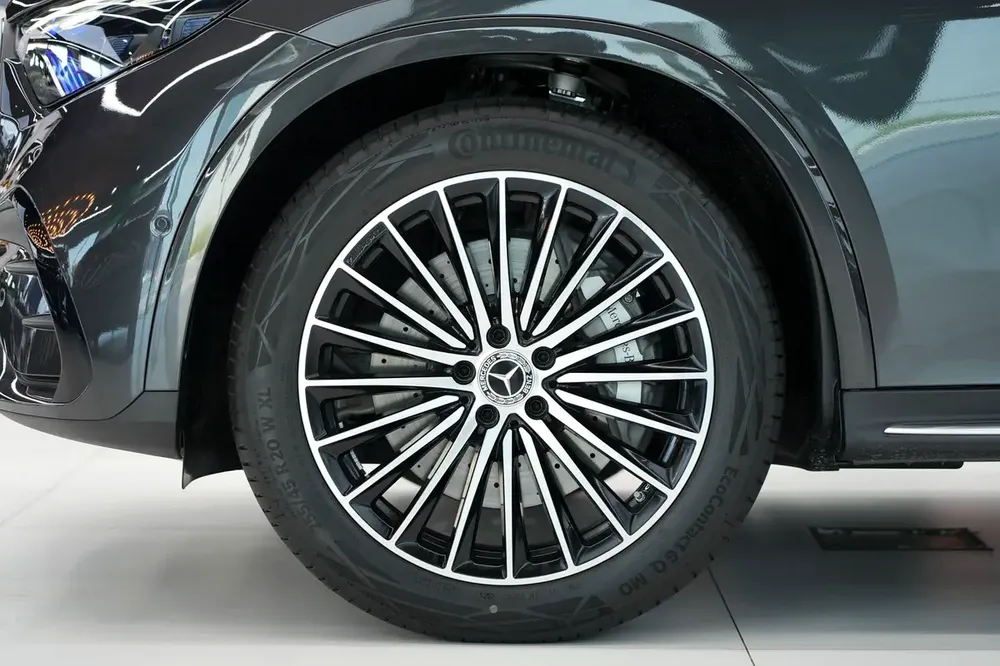 Mercedes-Benz GLC 200 Coupe 2026 - GCC Specs - Brand New! - Image 7