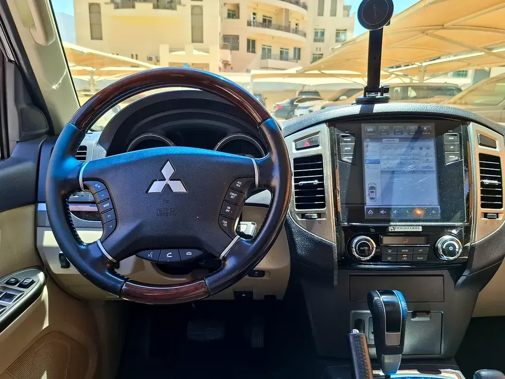 AED 1084/month | 2017 Mitsubishi Pajero GLS Top 5 Door | GCC Specs | Ref#469631 - Image 10