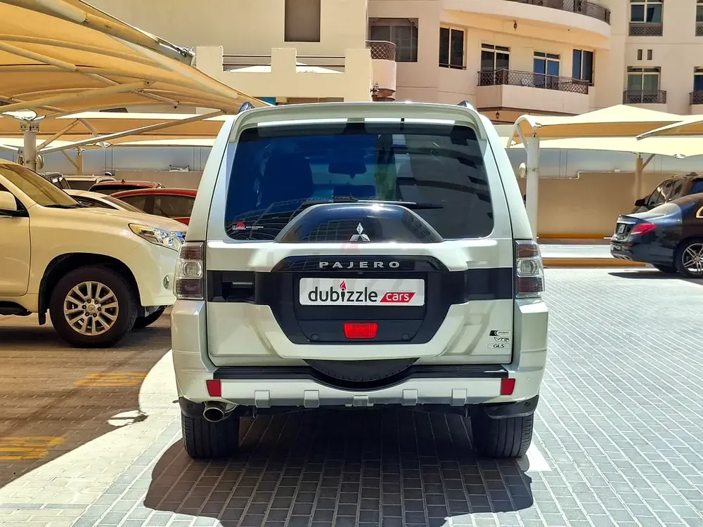 AED 1084/month | 2017 Mitsubishi Pajero GLS Top 5 Door | GCC Specs | Ref#469631 - Image 7