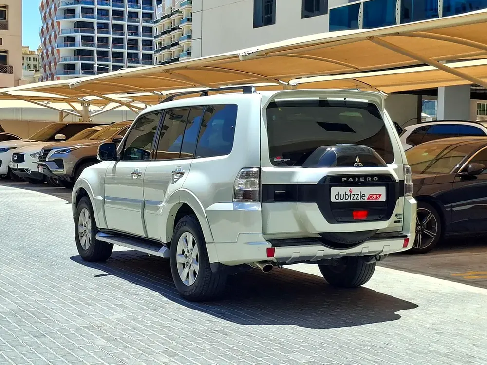 AED 1084/month | 2017 Mitsubishi Pajero GLS Top 5 Door | GCC Specs | Ref#469631 - Image 8