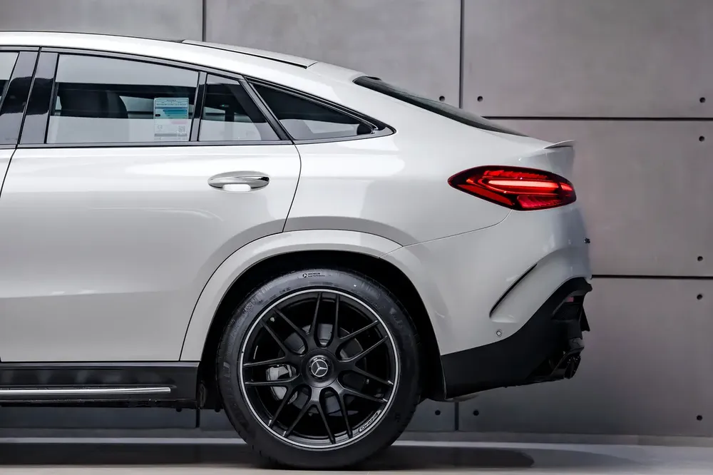 Mercedes GLE53 AMG 4Matic+, GCC Specs, Agency Warranty, Brand New - Image 14
