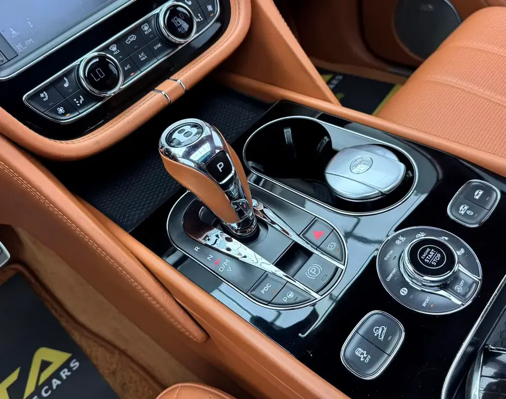 2017 Bentley Bentayga, Full Service History, Feb 2028 GTA Service Pack, Excellent Condition, GCC - Image 10