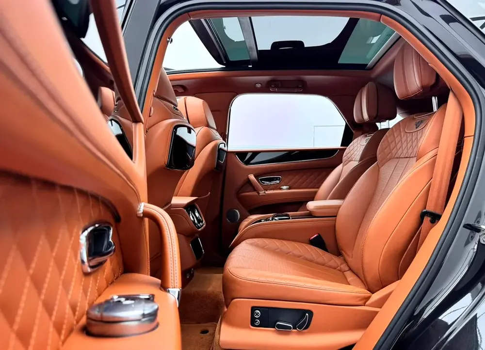 2017 Bentley Bentayga, Full Service History, Feb 2028 GTA Service Pack, Excellent Condition, GCC - Image 13