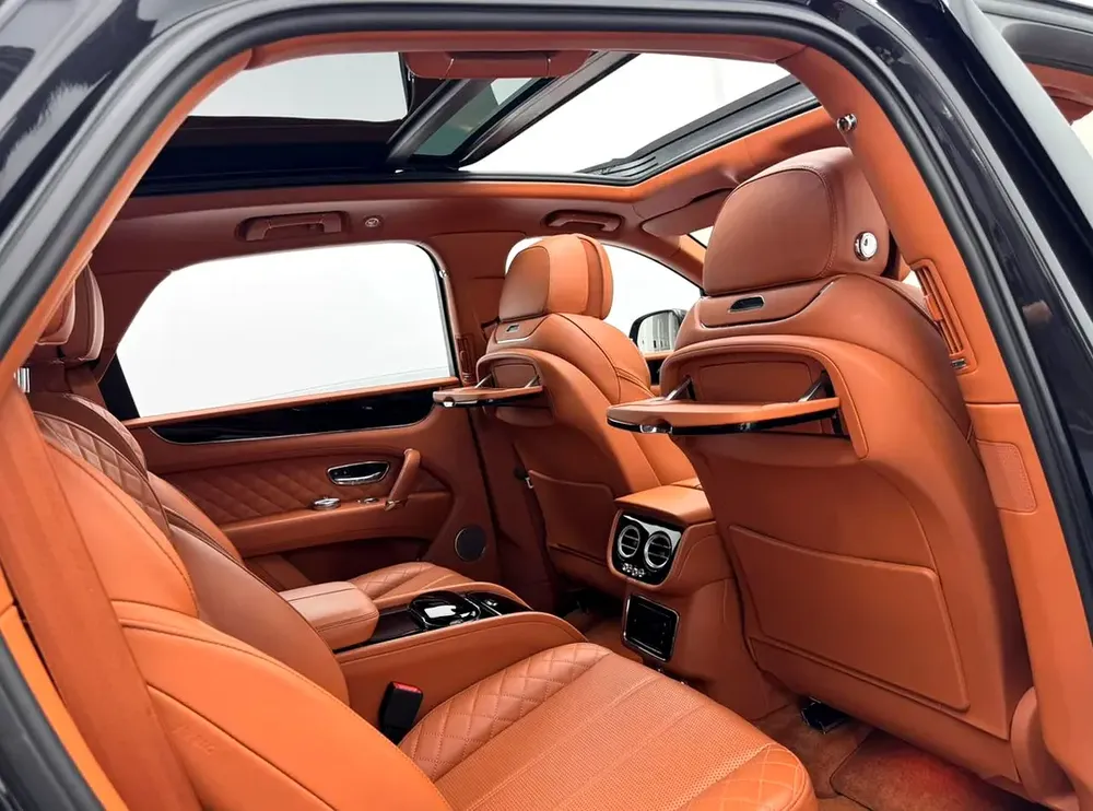 2017 Bentley Bentayga, Full Service History, Feb 2028 GTA Service Pack, Excellent Condition, GCC - Image 14
