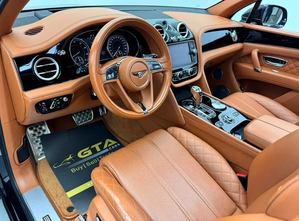 2017 Bentley Bentayga, Full Service History, Feb 2028 GTA Service Pack, Excellent Condition, GCC - Image 18