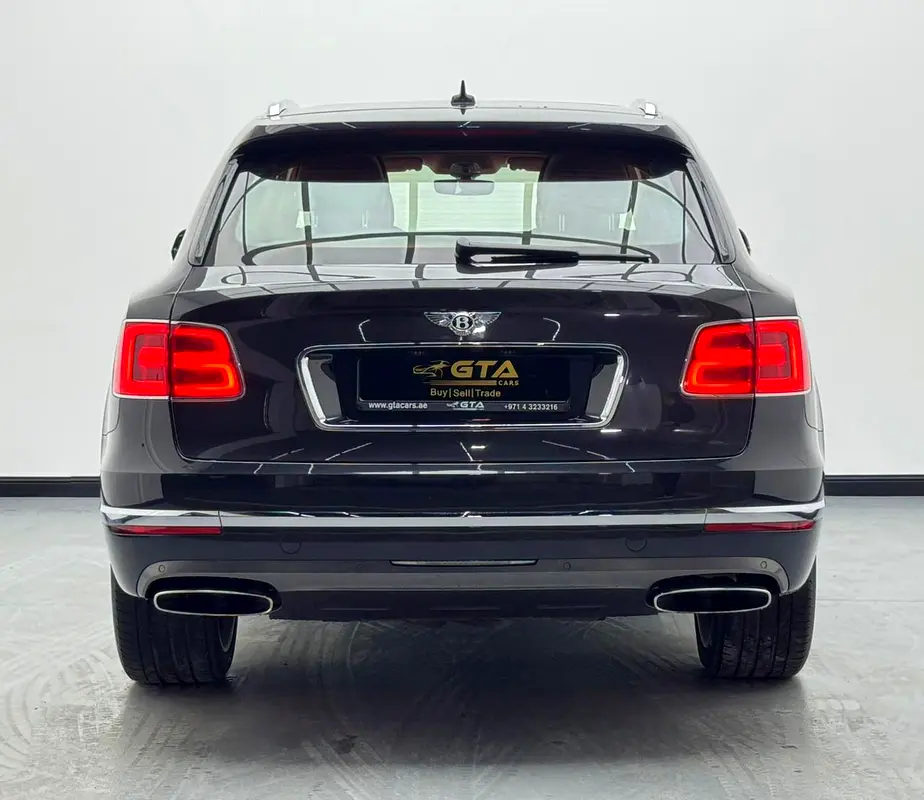 2017 Bentley Bentayga, Full Service History, Feb 2028 GTA Service Pack, Excellent Condition, GCC - Image 5
