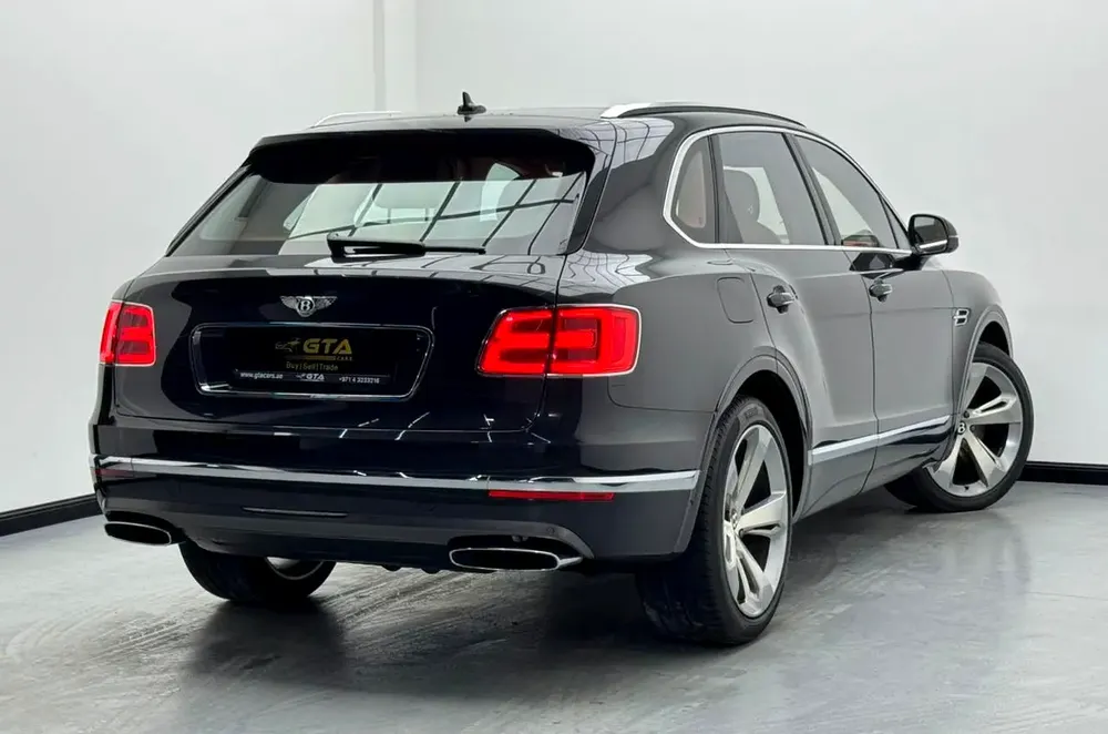 2017 Bentley Bentayga, Full Service History, Feb 2028 GTA Service Pack, Excellent Condition, GCC - Image 6