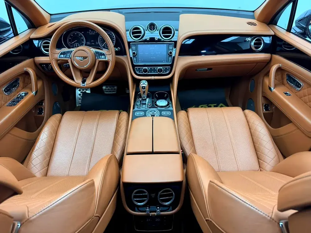 2017 Bentley Bentayga, Full Service History, Feb 2028 GTA Service Pack, Excellent Condition, GCC - Image 7