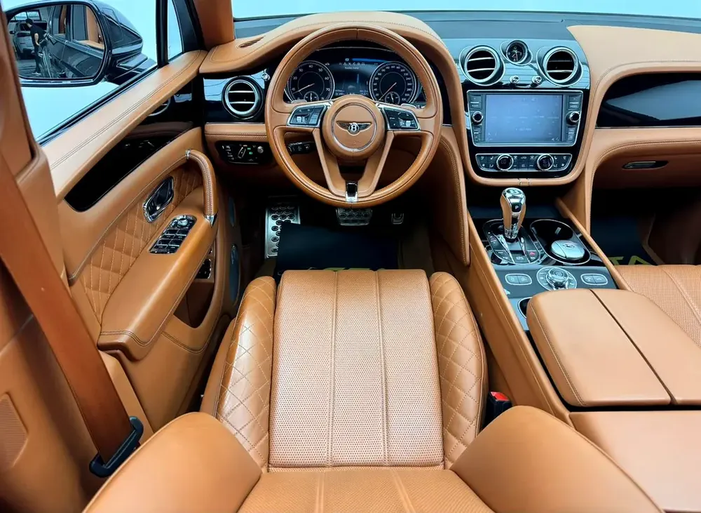 2017 Bentley Bentayga, Full Service History, Feb 2028 GTA Service Pack, Excellent Condition, GCC - Image 8
