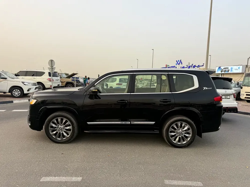 2019 Toyota Land Cruiser GXR 2025 FACE-LIFTED V6/4.0 GCC Specs - Image 4
