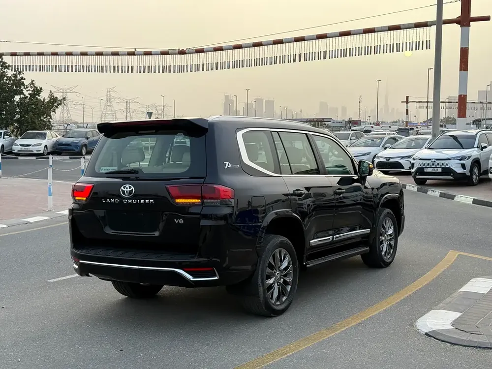 2019 Toyota Land Cruiser GXR 2025 FACE-LIFTED V6/4.0 GCC Specs - Image 5
