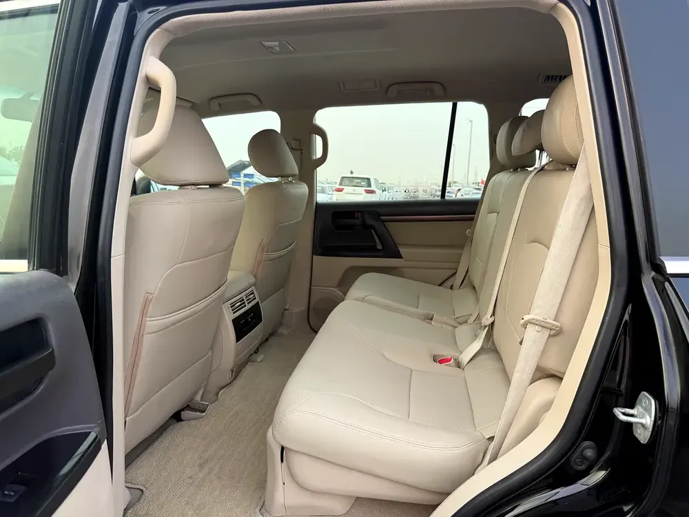 2019 Toyota Land Cruiser GXR 2025 FACE-LIFTED V6/4.0 GCC Specs - Image 9