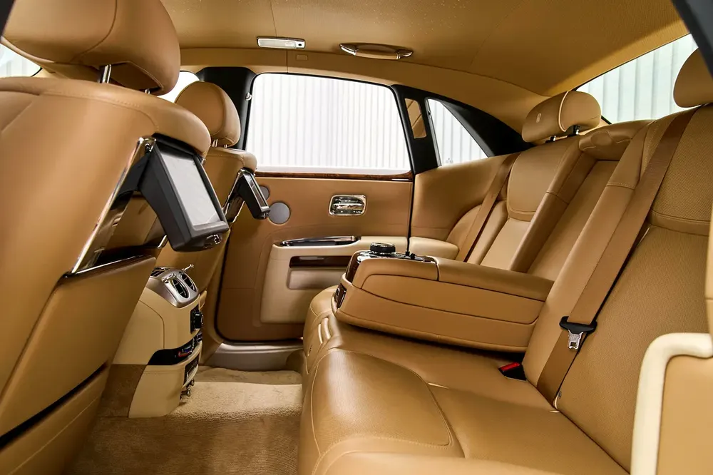 ROLLS ROYCE GHOST, 2016, GCC, FULL OPTIONS, EXCELLENT CONDITION - Image 9