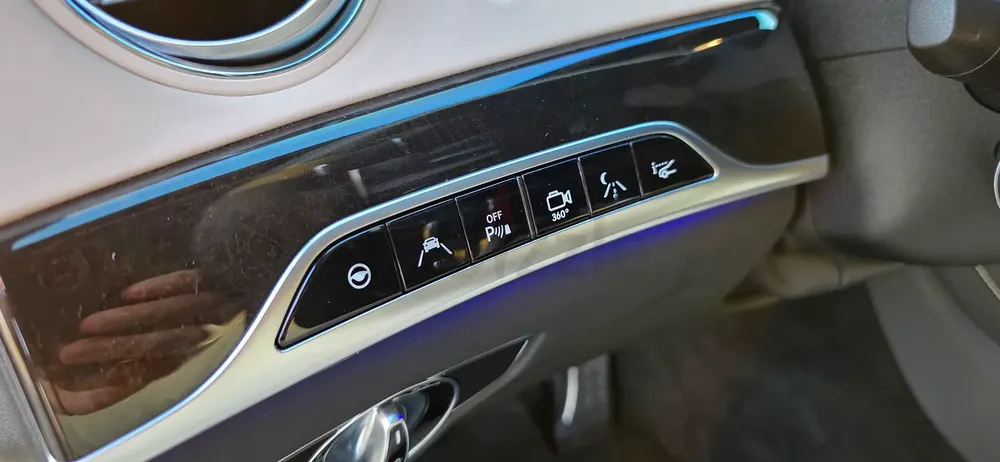 2016 Mercedes-Benz S 63 S AMG 4MATIC | 700 HP | 6 button | Pristine Condition - Image 14