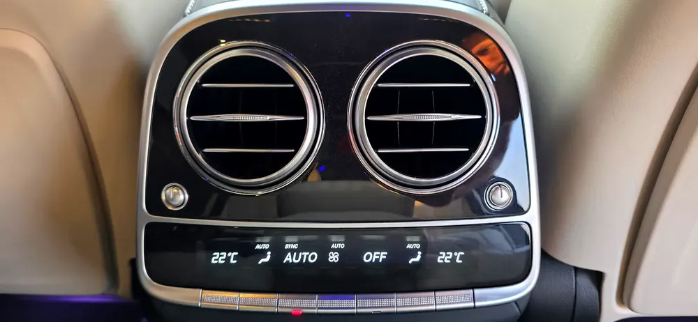 2016 Mercedes-Benz S 63 S AMG 4MATIC | 700 HP | 6 button | Pristine Condition - Image 20