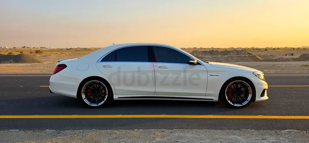 2016 Mercedes-Benz S 63 S AMG 4MATIC | 700 HP | 6 button | Pristine Condition - Image 4