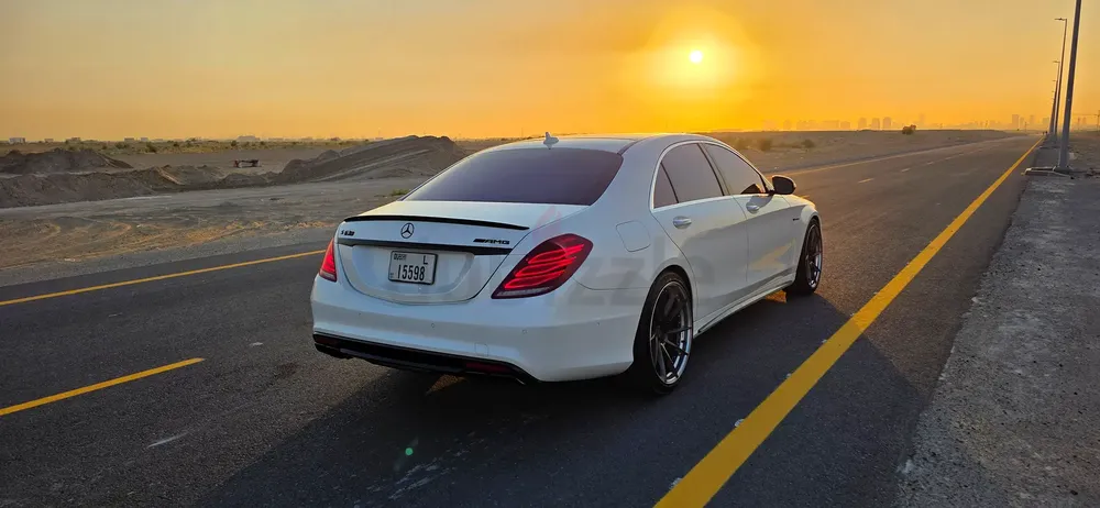 2016 Mercedes-Benz S 63 S AMG 4MATIC | 700 HP | 6 button | Pristine Condition - Image 5
