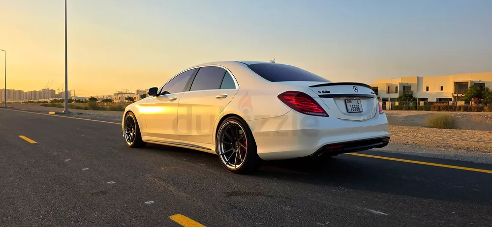 2016 Mercedes-Benz S 63 S AMG 4MATIC | 700 HP | 6 button | Pristine Condition - Image 7