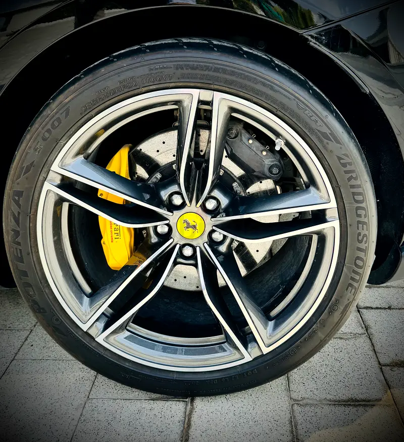 EXCEPTIONAL Ferrari Roma 2024 | 10,000 KM | Nero DS / Bordeaux | WARRANTY 2028 | DEALER SERVICE 2030 - Image 6
