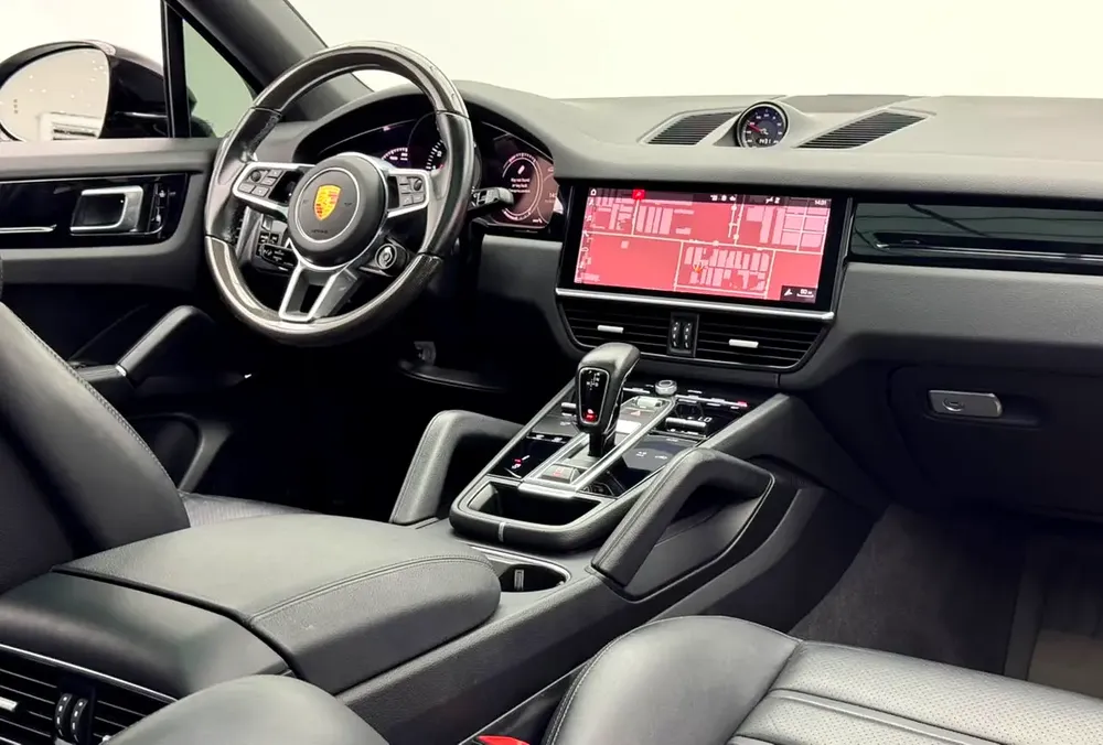 2021 Porsche Cayenne Coupe, Porsche Service History, 1 Year Warranty, Excellent Condition, GCC - Image 15