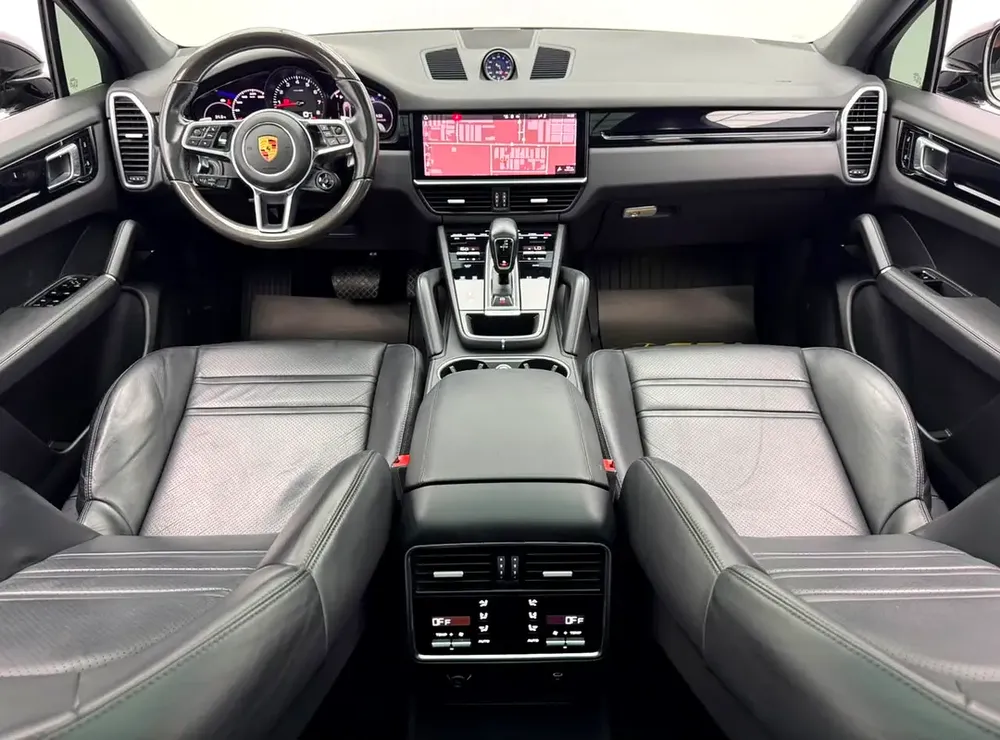 2021 Porsche Cayenne Coupe, Porsche Service History, 1 Year Warranty, Excellent Condition, GCC - Image 7