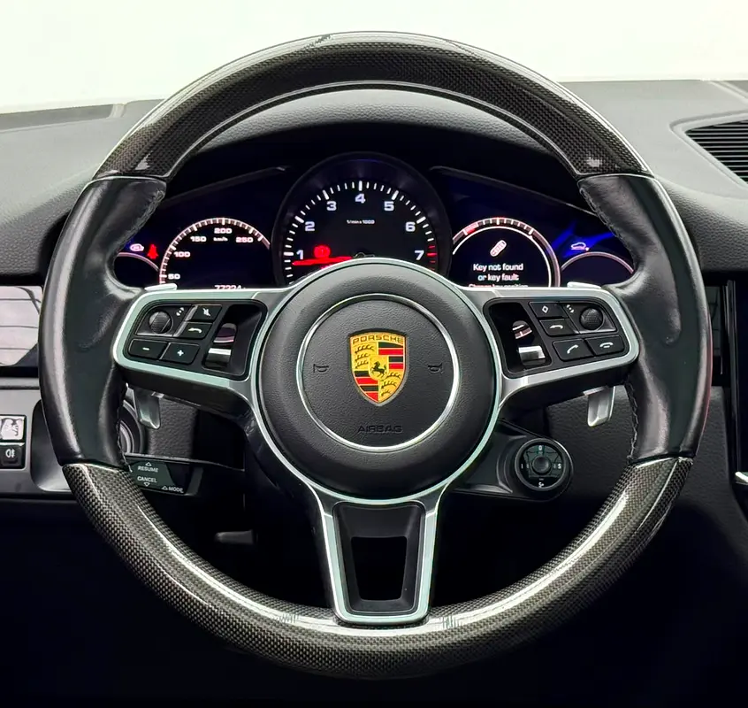 2021 Porsche Cayenne Coupe, Porsche Service History, 1 Year Warranty, Excellent Condition, GCC - Image 9