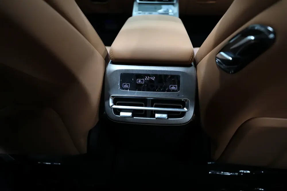 BYD HAN L Premium - Image 16