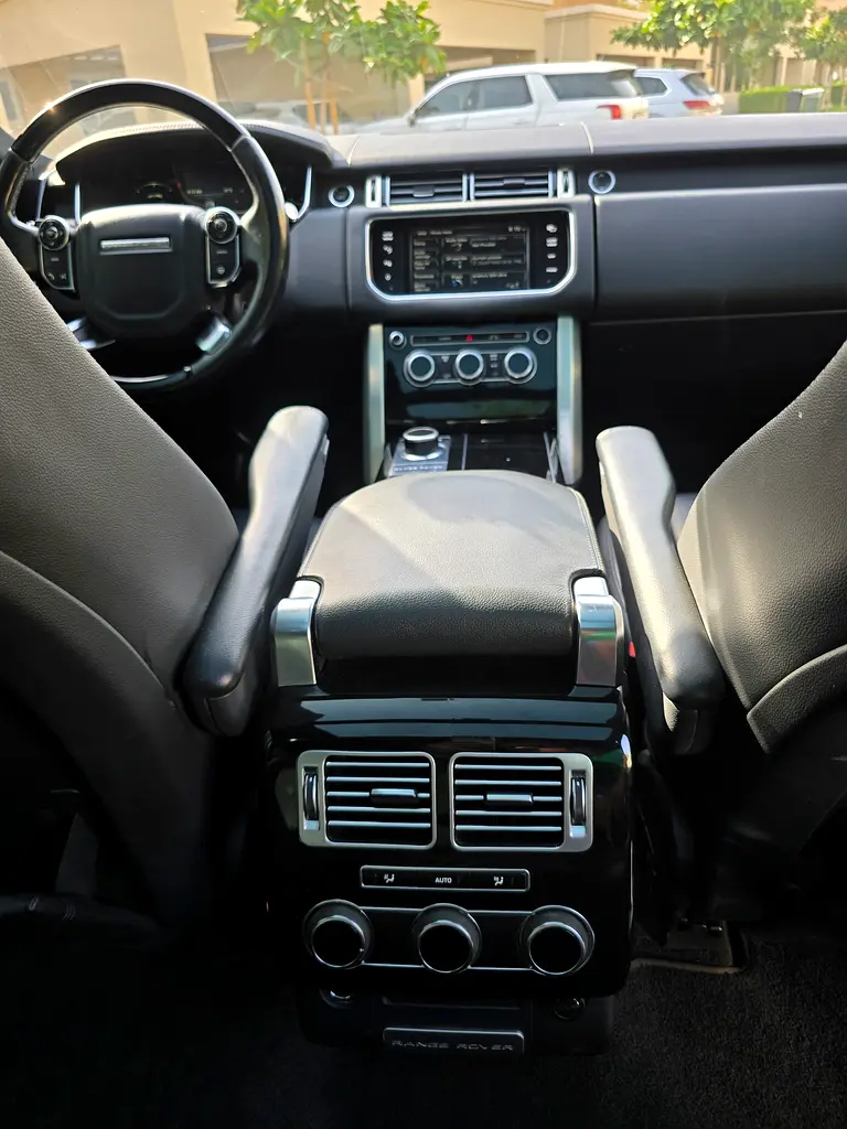 RR Vogue HSE 2015 | GCC Specs | Pristine Condition - Image 15