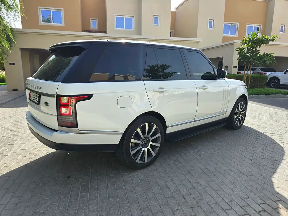 RR Vogue HSE 2015 | GCC Specs | Pristine Condition - Image 4
