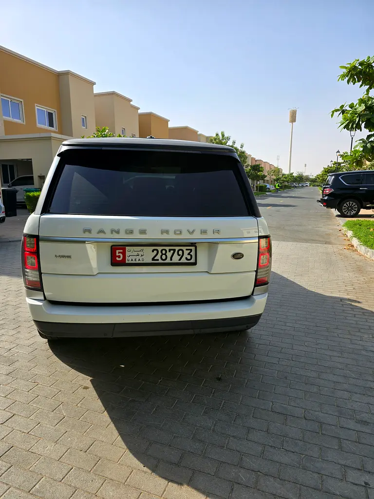RR Vogue HSE 2015 | GCC Specs | Pristine Condition - Image 5