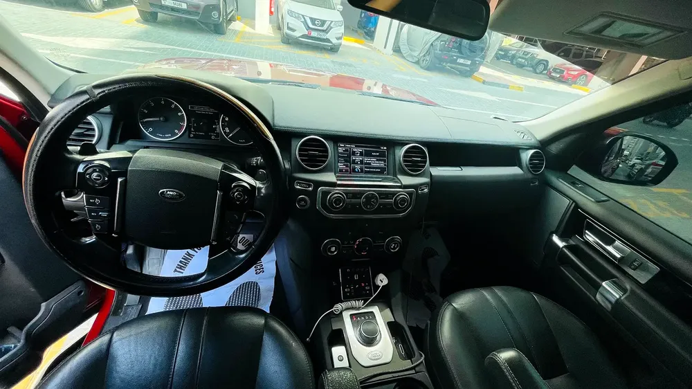 Land Rover LR4 HSE Full Option (2015) - GCC Specs - Image 4