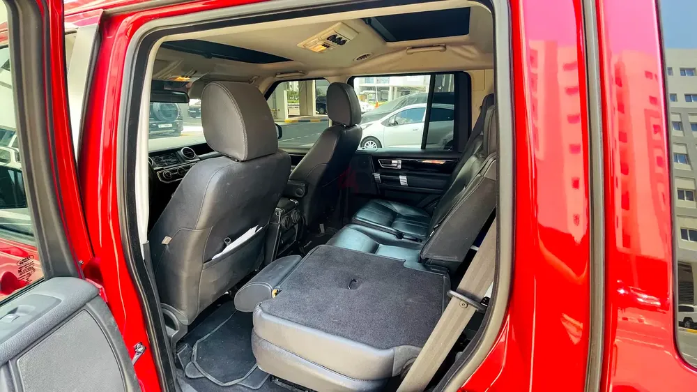 Land Rover LR4 HSE Full Option (2015) - GCC Specs - Image 6