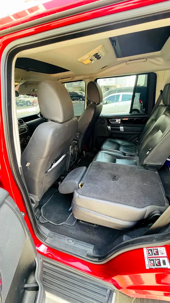 Land Rover LR4 HSE Full Option (2015) - GCC Specs - Image 8