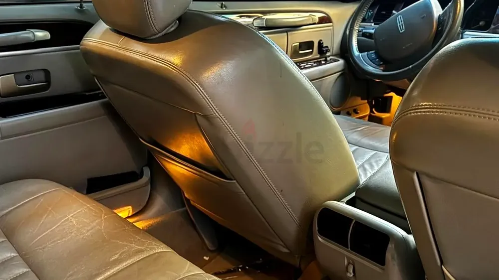Pristine Lincoln Town Car 2006 Executive - GCC Specs - Image 6