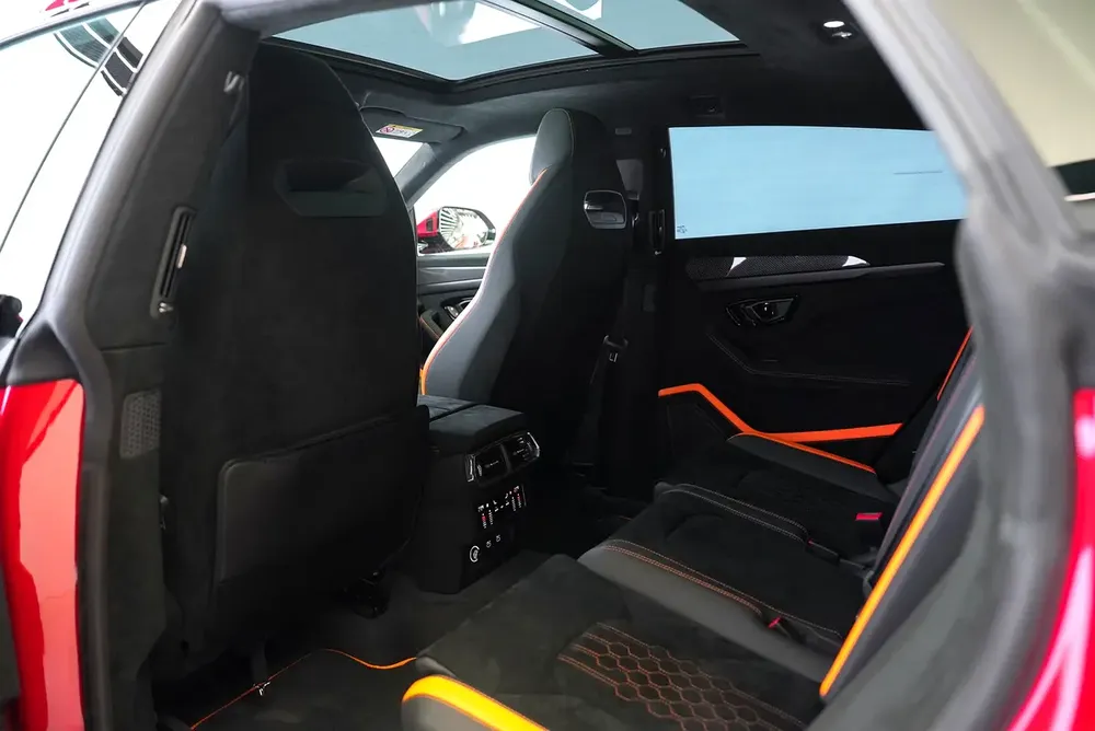 URUS PERFORMANTE - CARBON INTERIOR AND EXTERIOR - ALCANTARA SEATS - RTWO TONE INTERIOR - Image 11