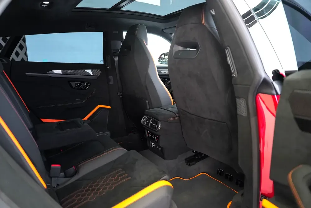 URUS PERFORMANTE - CARBON INTERIOR AND EXTERIOR - ALCANTARA SEATS - RTWO TONE INTERIOR - Image 12