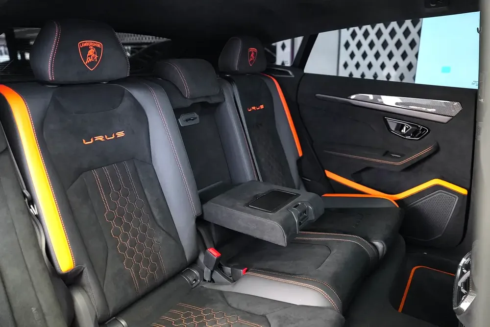 URUS PERFORMANTE - CARBON INTERIOR AND EXTERIOR - ALCANTARA SEATS - RTWO TONE INTERIOR - Image 14