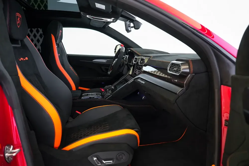 URUS PERFORMANTE - CARBON INTERIOR AND EXTERIOR - ALCANTARA SEATS - RTWO TONE INTERIOR - Image 17