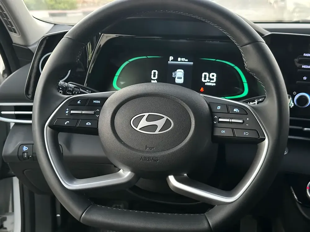 760/- AED EMI 2025 Hyundai Elantra Elite Edition - Chinese Specs UnderWarranty + Service Contract - Image 10